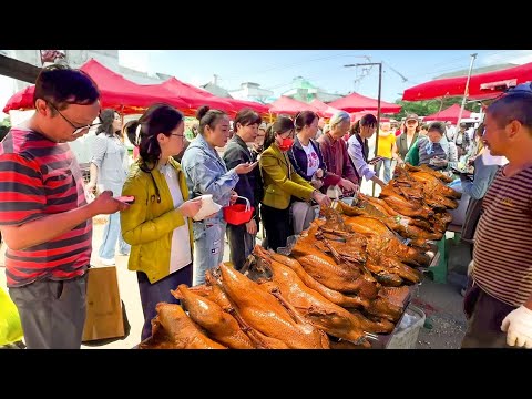 Exploring Saigon's Grand Morning Market in Vietnam : Snack Paradise, Fried Rice, Seafood
