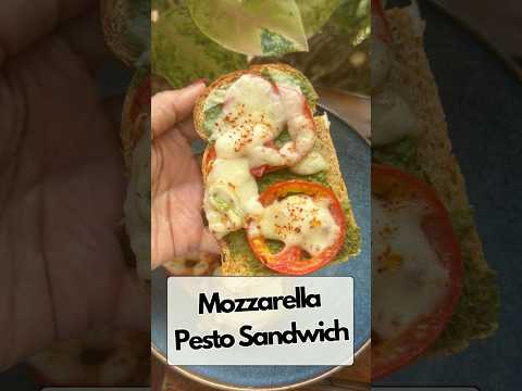 High Protein Pesto Tomato Mozzarella Toast 🍅🧀 | Easy 10-Min Snack #easyrecipe #food #healthyrecipes