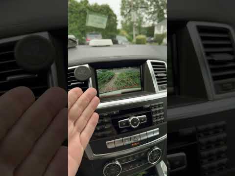 Mercedes-Benz Reverse back up camera only comes on when the radio is on