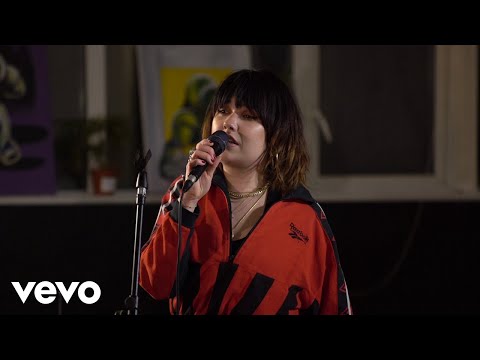 Lily Moore - Why Don't You Look At Me (Sofar Sounds / Live)