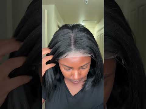 13x6 #Lacefront #bobwig from ​Zury Hollywood. She can be worn with a middle or side part 😱