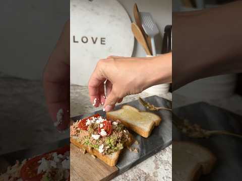 high protein sandwich 🥪🍅🐟🥑 #recipes #recipe #food #dinner #lunch #protein #health #healthy #diy