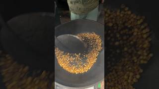How to make Roasted Chana in Street #streetfood #food #humanstreetfood #chana #roastedchana #shorts