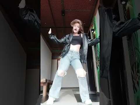 I'm a rock star! 🤘🏻🌟  ( เต้นจนท้อ ยอดวิวนิดเดียว 😅 )  #rockstar #rockstardancecover #lisa