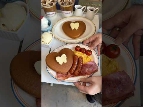 東京で1番可愛くておいしいパンケーキモ－ニング🥞しっとりモチモチの生地にメ－プルシロップをたっぷりかけたら美味しすぎた！#東京グルメ #japan #breakfast #cooking