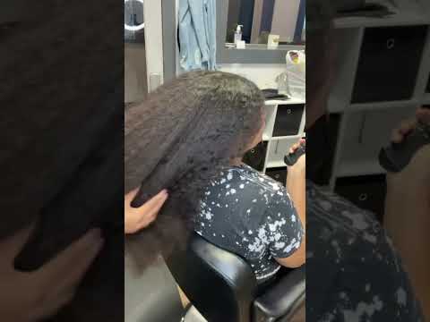 Wow!!! She has A LOT of hair.🫣