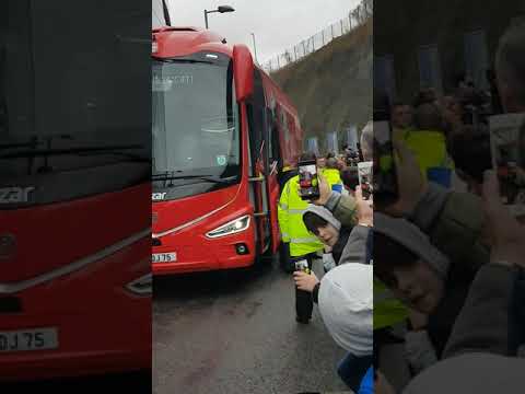 Brighton Vs Liverpool. Liverpool team arrive