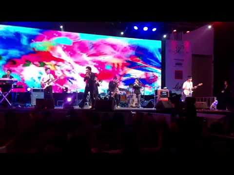 Jetset'er - อยู่่ต่อเลยได้ไหม @ Siam paragon Summer Beats Festival