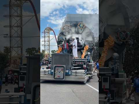 Universal Studio’s NEW parade is INSNAE!! 🤯 #universalstudios