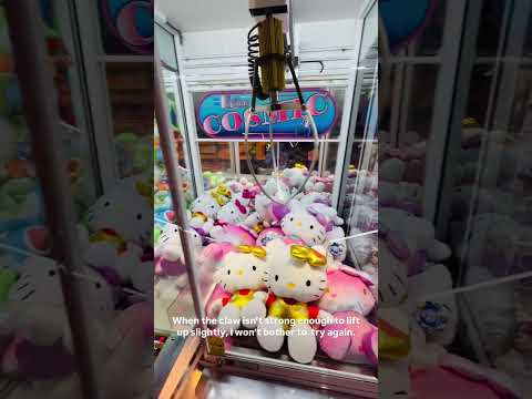 The cue to stop before wasting anymore money. #arcade #timezone #clawmachine #hellokitty
