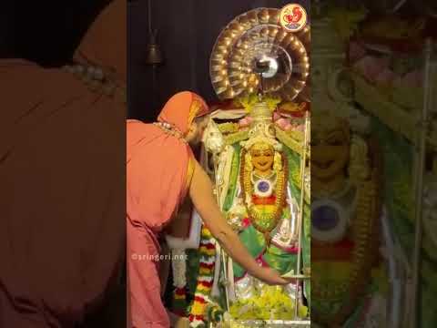 తిరుచెందూర్ లోని సుబ్రహ్మణ్యస్వామి వారికి కుంభాభిషేకం చేస్తున్న శృంగేరి జగద్గురులు🙏🙏