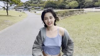 【ノーブラ散歩】風が強くて服がはだけちゃった