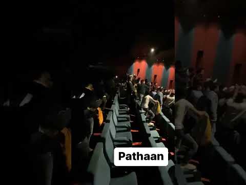 Pathaan movie 🎥 theatre me full masti #shortvideo #shorts #pathan #popular #salmankhan #shahrukh