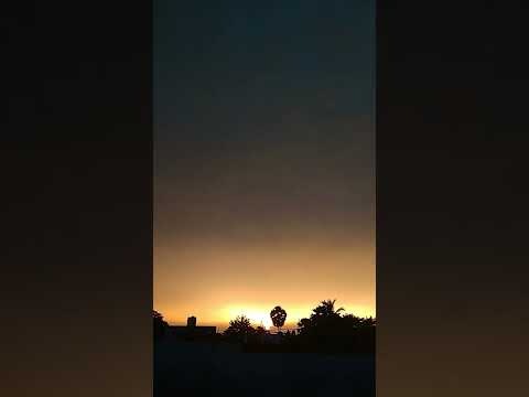 Beautiful sunset #shorts #shortvideo #viral #sunse #follow #trending