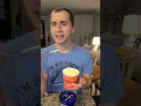 Trying Pizza & Mac n' Cheese Ice Creams