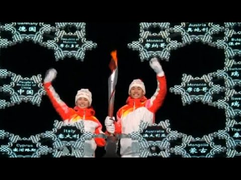 【北京オリンピック】 雪の結晶 聖火台 花火