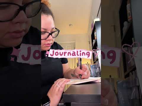 Trying a new hobby: Journaling with Prompts 🗒️🖊️