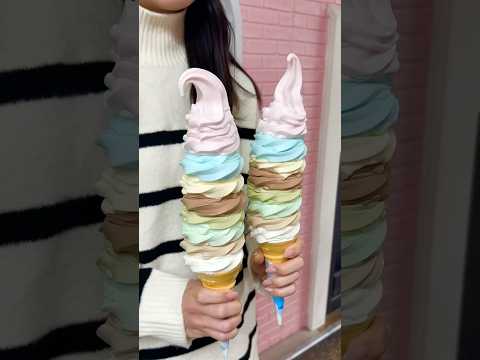 東京で1番大きいソフトクリーム🍦 苺、チョコ、かぼちゃ、ラムネ、抹茶、ピスタチオ、カフェオレ、バニラの8つの味が一度に楽しめる！#大好物は高カロリー #東京グルメ #japan #icecream