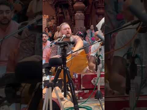 Amala Harinam Prabhu  #chantharekrishnaandbehapy #mahamantra #mantramusic #mantrayoga #lovekirtan