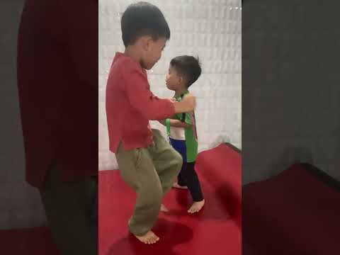 Cute babies boy dancing #shorts #cutebaby #viral #babydancing