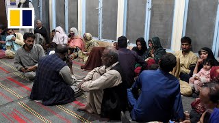 Pakistan insurgents hijack train and take hostages