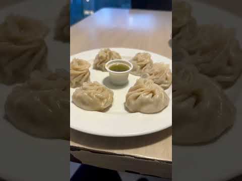 Craving for momos ❤️❤️#momos #momolovers #eating #foodie #foodblogger #busylifeeasyvlog