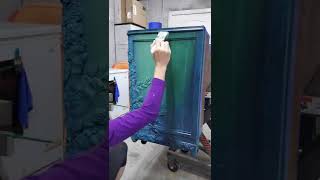 Sealing paint using DIY big top #robertandmollybees #art #furnitureartist #diypaint #airclay