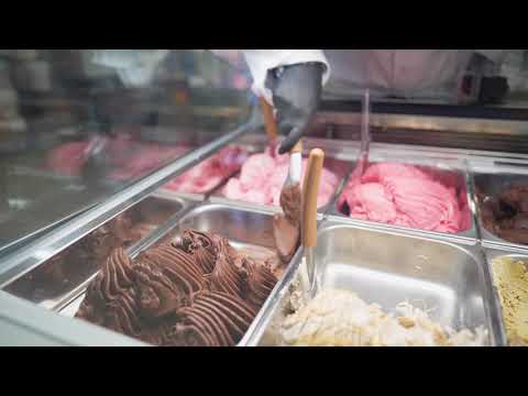 Behind the scenes of gelato - Ice cream slow motion