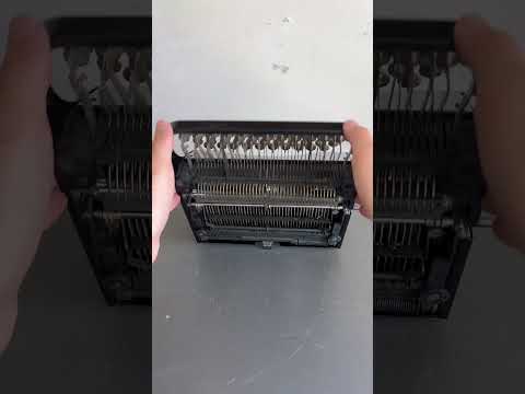 Reassembling a 1933 Underwood Bank Typewriter After Cleaning #asmr