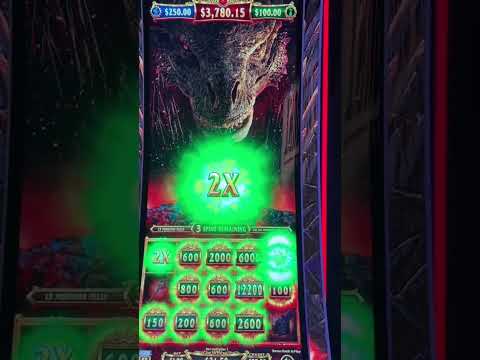 Teaching the Old Man. 4 Egg Pop won 200x  $1 bet on #Houseofthedragon slot Phew 🤪