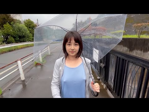 【ノーブラ散歩】雨の日に走ったら濡れちゃいました