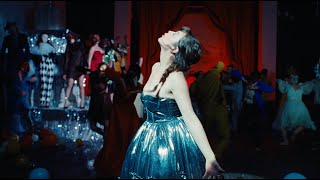 Laufey - Silver Lining (Official Music Video)
