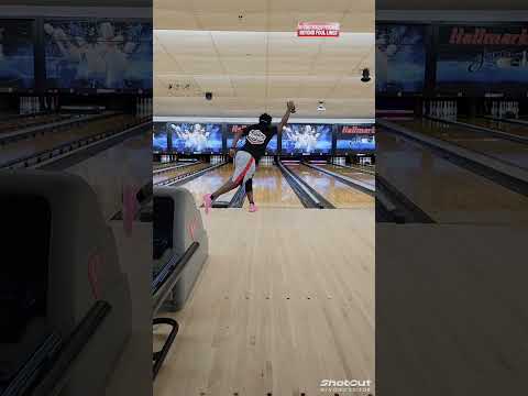 ALL POCKET SHOTS SHOULD STRIKE!!!       #2handedbowling