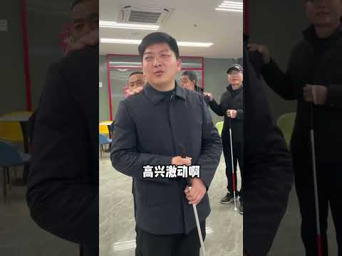 哪吒第三次延期放映發到5月底，盲人群體走進電影院為哪吒票房助力！