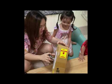 เด็กๆ ได้ของเล่นใหม่