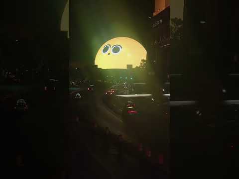 #emoji watching traffic #lasvegas #emojisphere #sphere #phishatsphere