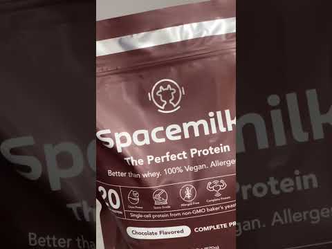 “Shake it, sip it, done.”20g of clean, complete protein—no bloat, no BS.