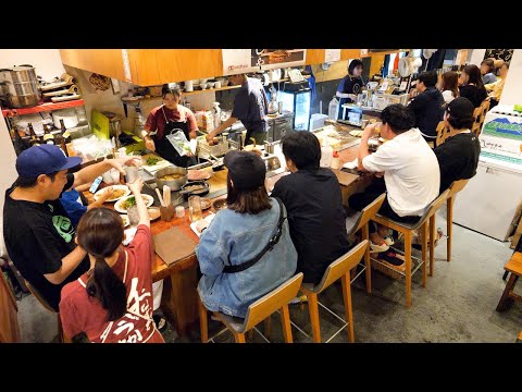 Japanese Food! Yakisoba! Okonomiyaki! Close-up on the Iron Plate Diner with Young Woman Staff!