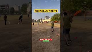 BACK TO BACK WICKETS🎯🏏#viral#cleanbold#wickets#t20worldcup#viratkohli#ipl2024#msdhoni#cricketshorts