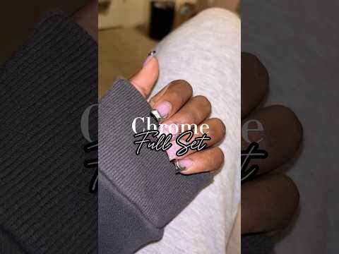 I love a good short set #acrylicnails #chromenails