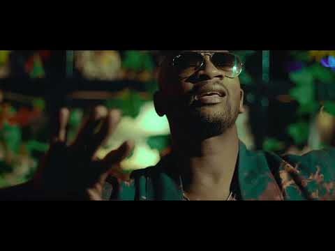 Singuila - Dans ma bulle (Clip Officiel)