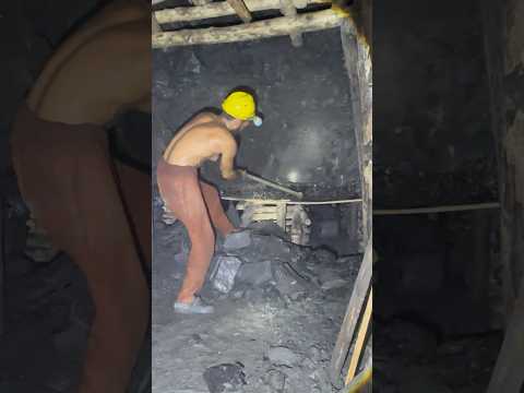 Coal mining ⛏️ #coalmining #blackgoldmining #treasuresearch
