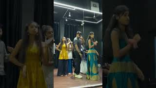 nagin ke piche mat♥️🥰 Dole#like#reels#reels#viral#dance#share#tyshorts#viraldance#followback