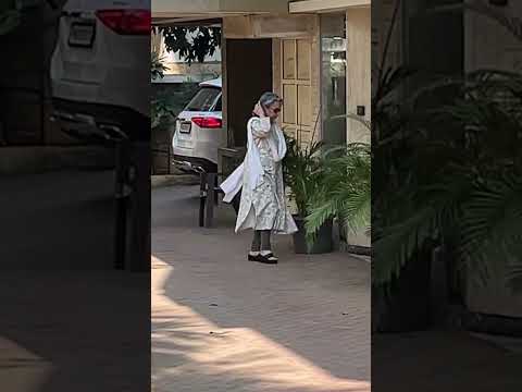 Sara Ali Khan & Sharmila Tagore at Saif Ali Khan’s House in Bandra