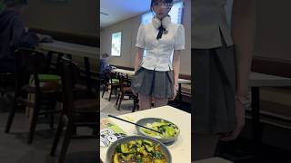 美女，来吃面了
