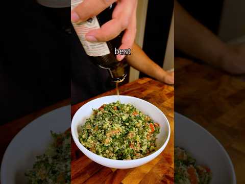 This salad ONLY takes 10 minutes!!