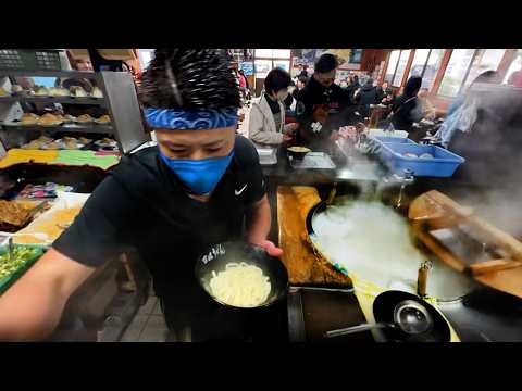 Soba Master’s INSANE Performance Attracts Huge Lines!