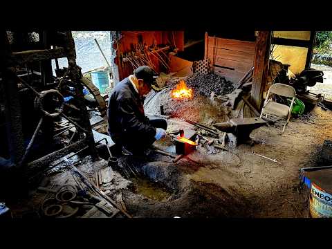 Forging KNIVES alone in the Cold Winter Mountains of Japan